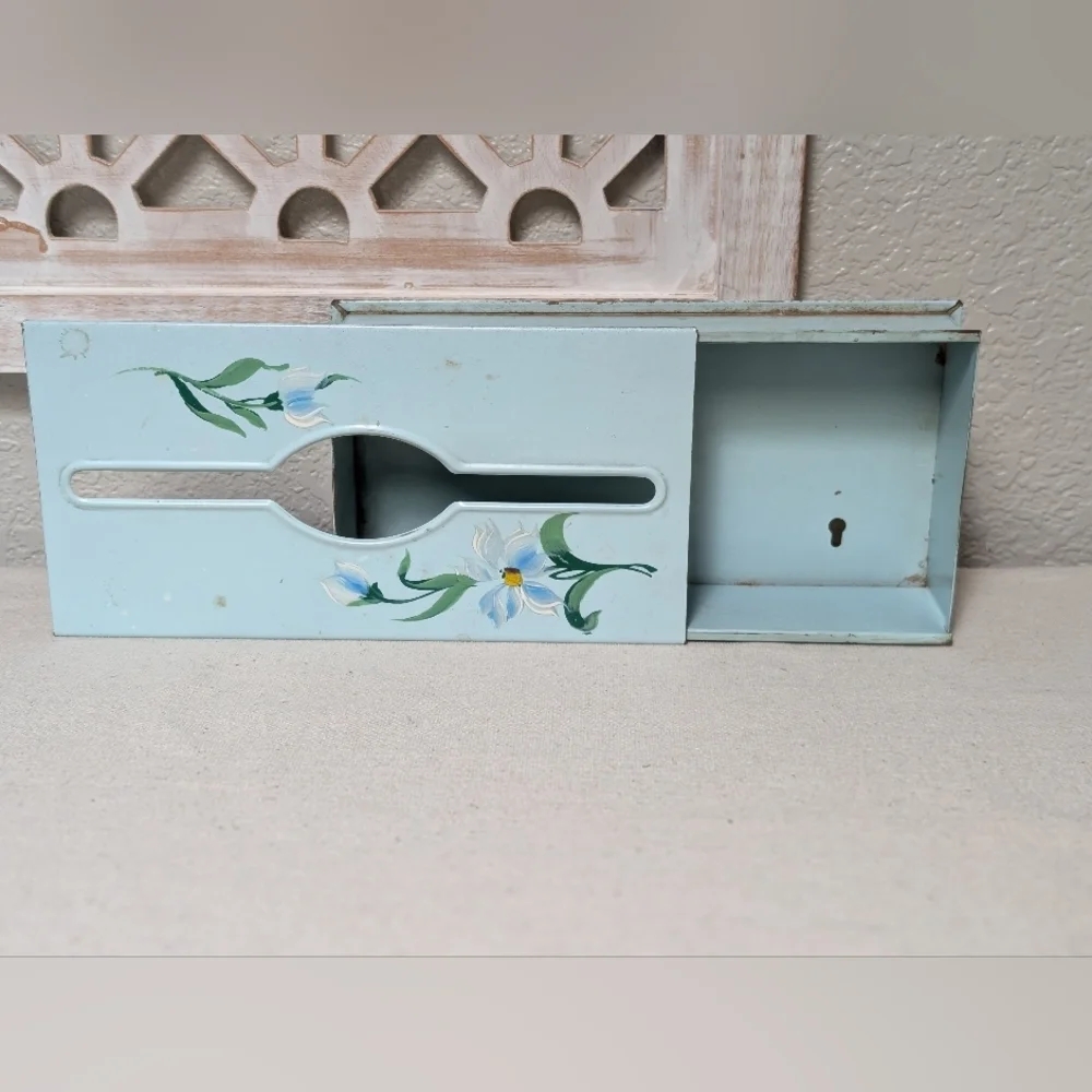 Vintage unbranded metal tissue holder powder blue MCM retro 1950s 1960s bathroom